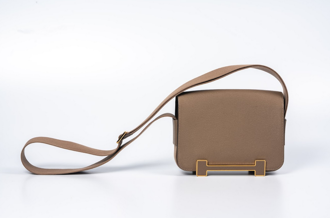 Hermès Geta Chevre Mysore Leather Etoupe with Gold Hardware