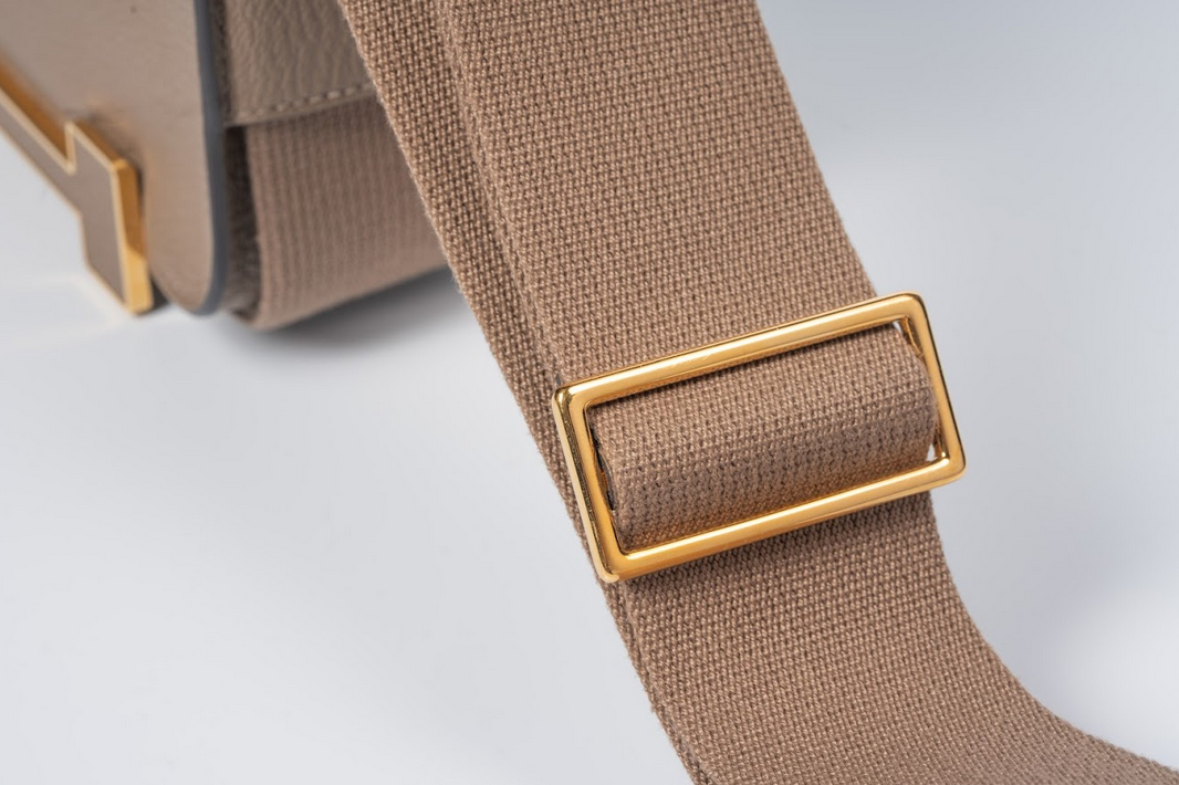 Hermès Geta Chevre Mysore Leather Etoupe with Gold Hardware