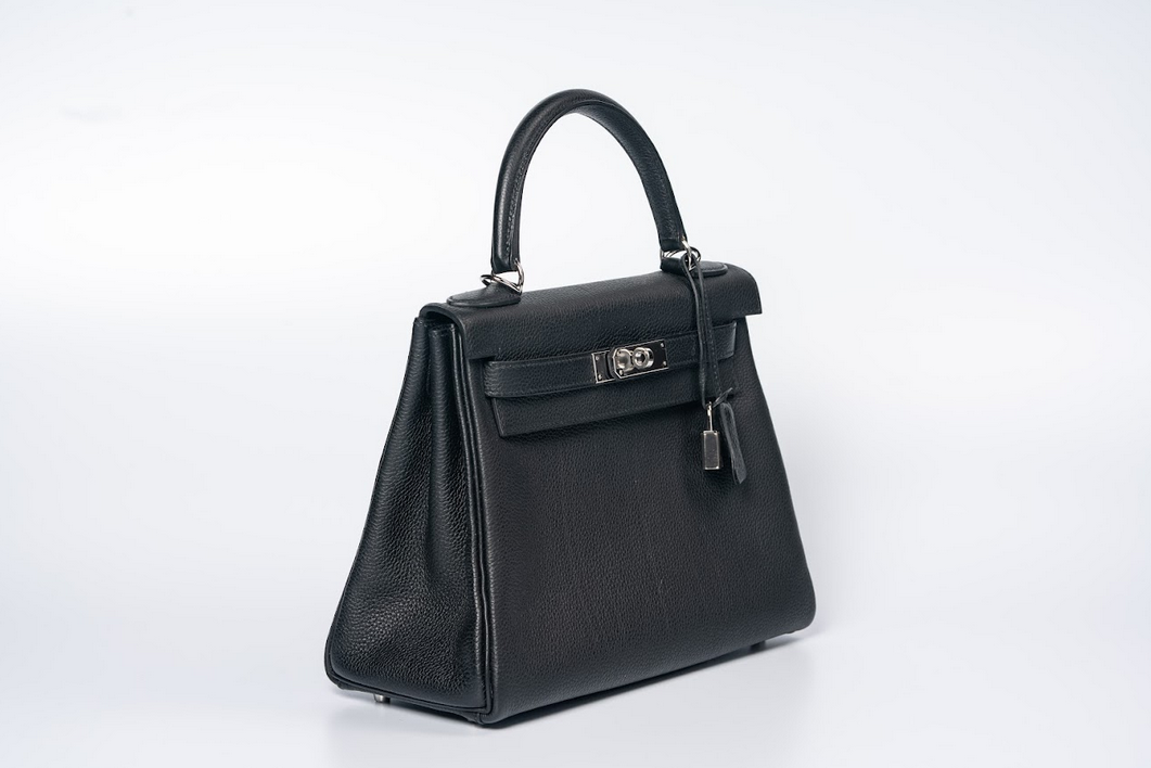 Hermès Kelly 28 Retourne Togo Black Palladium Hardware Top Handle Shoulder Bag
