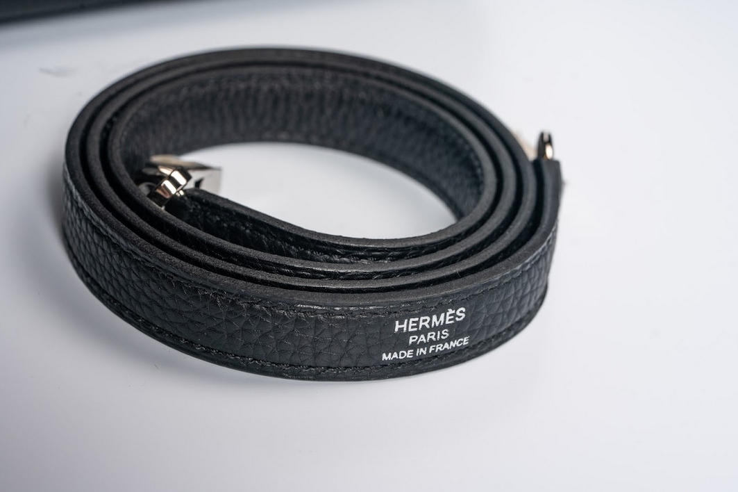 Hermès Kelly 28 Retourne Togo Black Palladium Hardware Top Handle Shoulder Bag