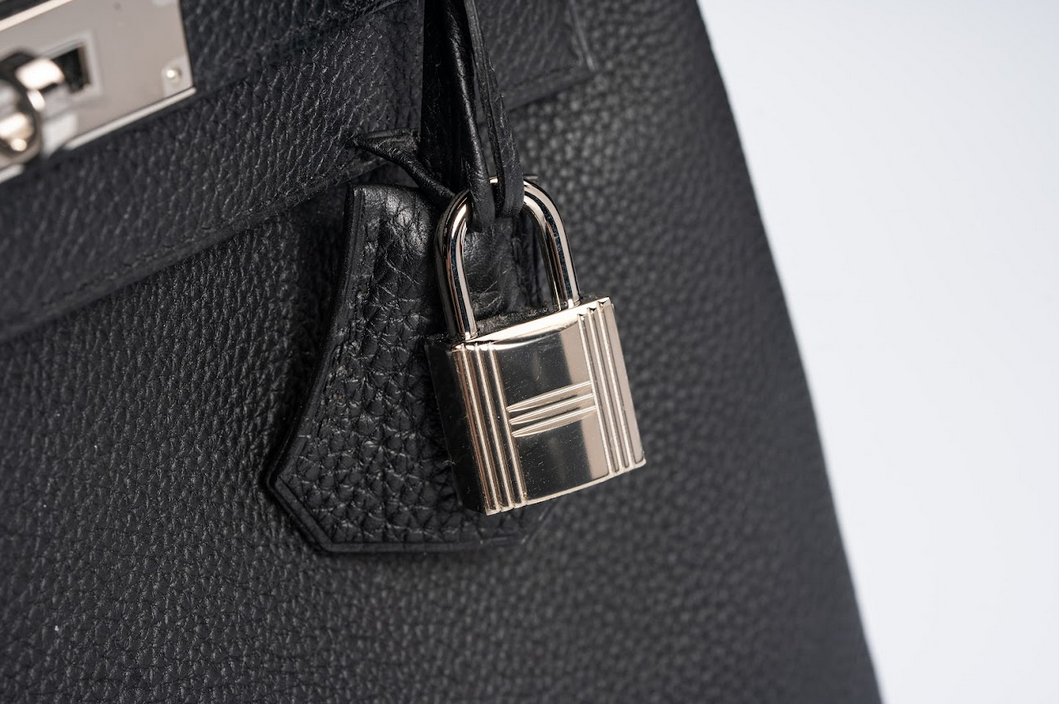 Hermès Kelly 28 Retourne Togo Black Palladium Hardware Top Handle Shoulder Bag