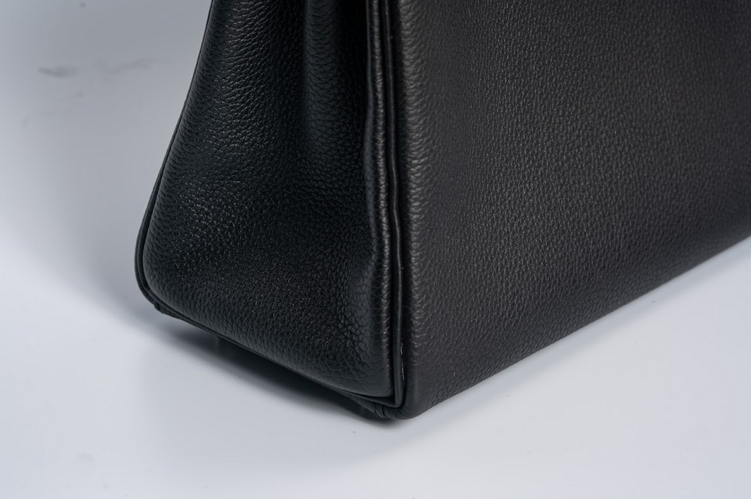 Hermès Kelly 28 Retourne Togo Black Palladium Hardware Top Handle Shoulder Bag