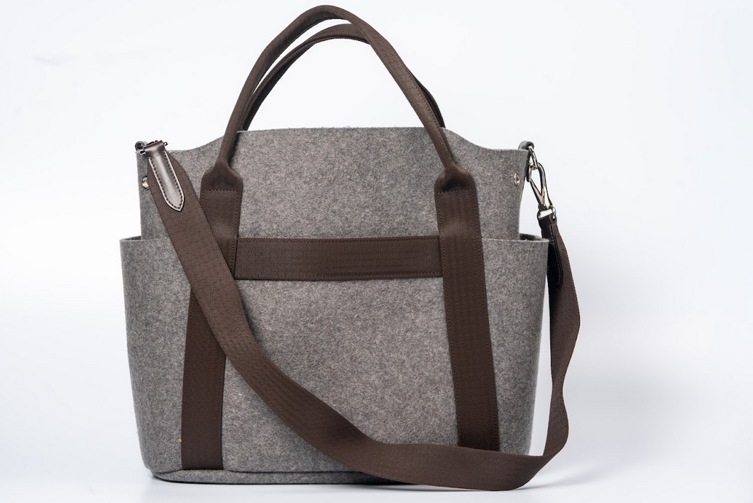 Hermès The Grooming Bag, Sac de Pansage Brown Leather, Grey Wool, Palladium Hardware