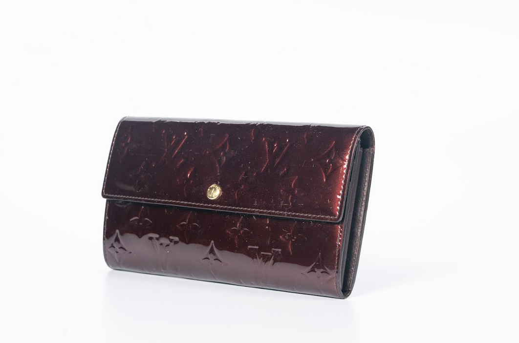 Louis Vuitton Sarah Wallet Monogram Vernis Leather Amarante with Gold Hardware