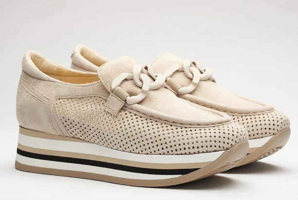 Softwaves Cassie Wedge Loafer Sneaker Suede Creme with Chain Detail Size 38